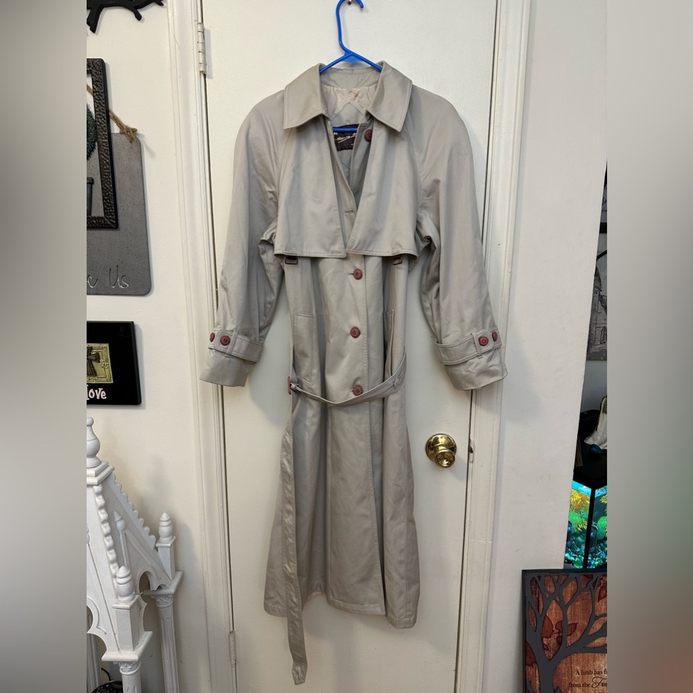 Womens Vintage Aigner Trench Coat-size 8